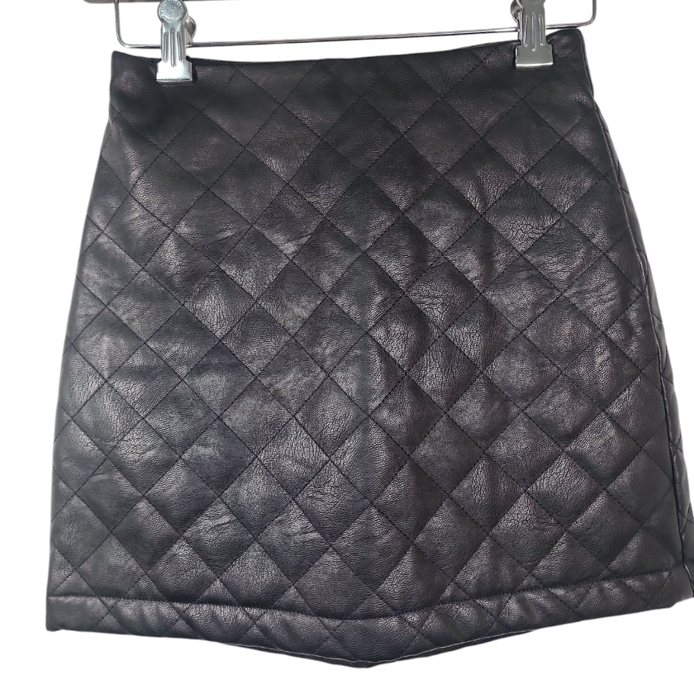 Steve Madden Quilted Black Vegan Leather Mini Skirt. 0